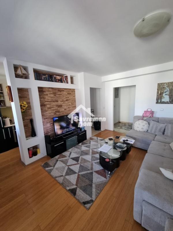 Glavna slika -Četvorosoban, 92m2, sa terasom, ima lift