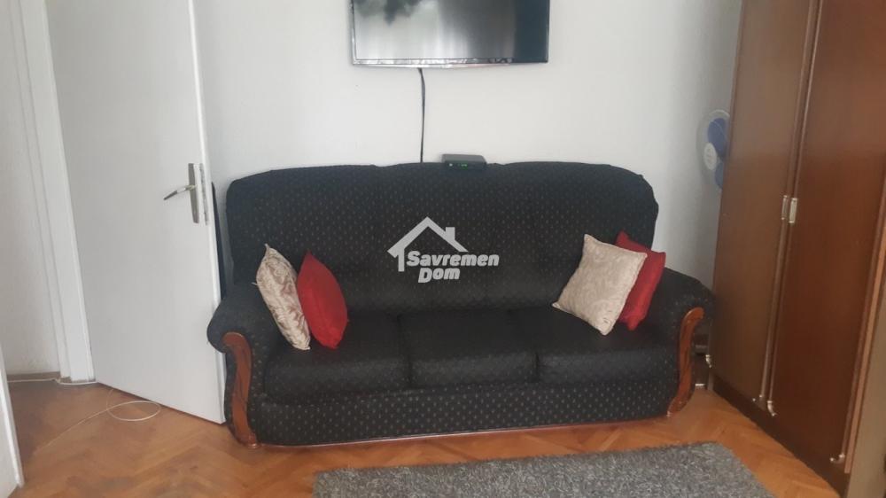 Slika 2 - Dvosoban, 49m2, Stanovo Kragujevac, sa terasom