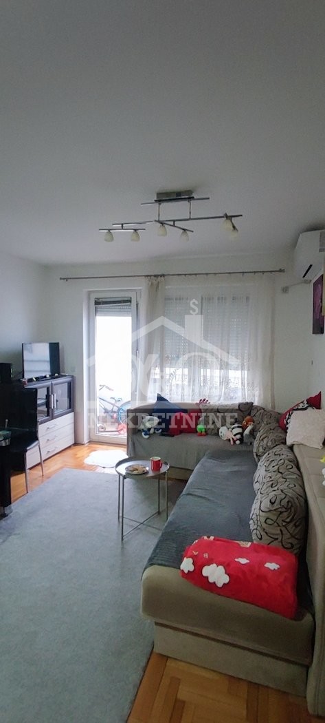 Slika 1 - Dvoiposoban, 53m2, sa terasom, ima lift