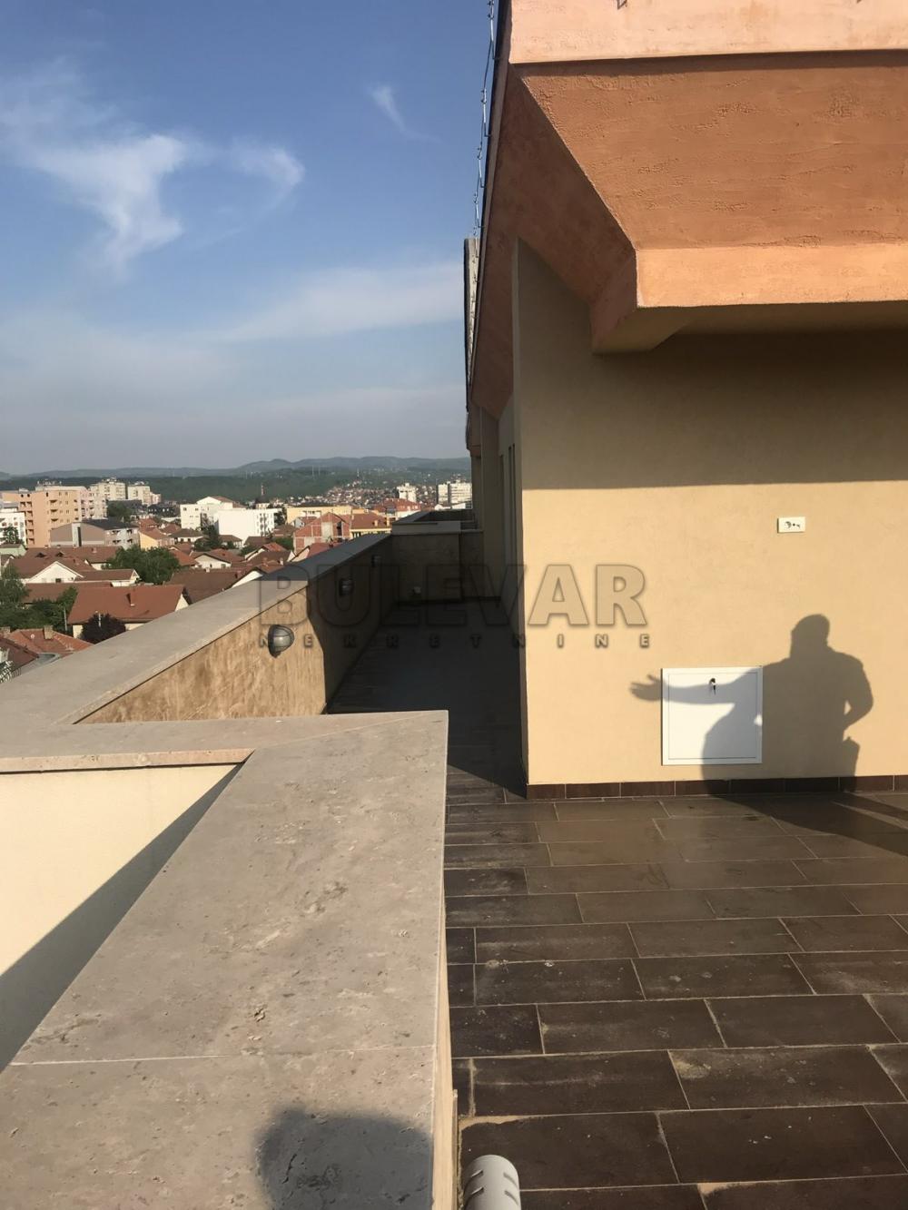 Slika 10 - Dvoiposoban, 75m2, Dragoljuba Milovanovića Bene Kragujevac, sa terasom, ima lift