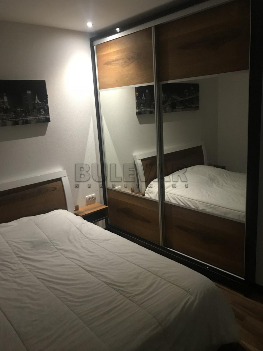 Slika 5 - Dvoiposoban, 75m2, Dragoljuba Milovanovića Bene Kragujevac, sa terasom, ima lift