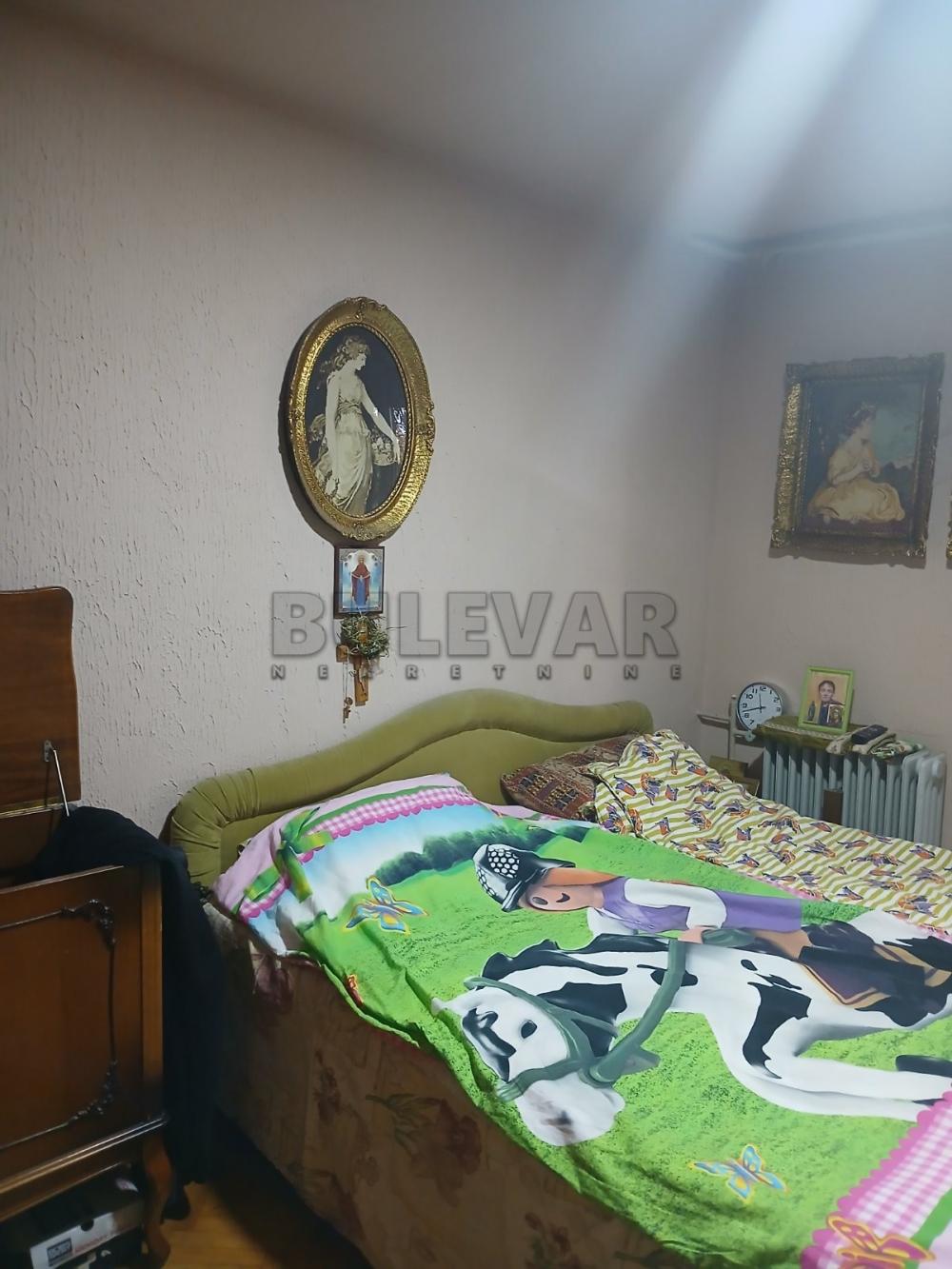 Slika 7 - Trosoban, 72m2, Bulevar kraljice Marije Kragujevac, sa terasom, sa parkingom