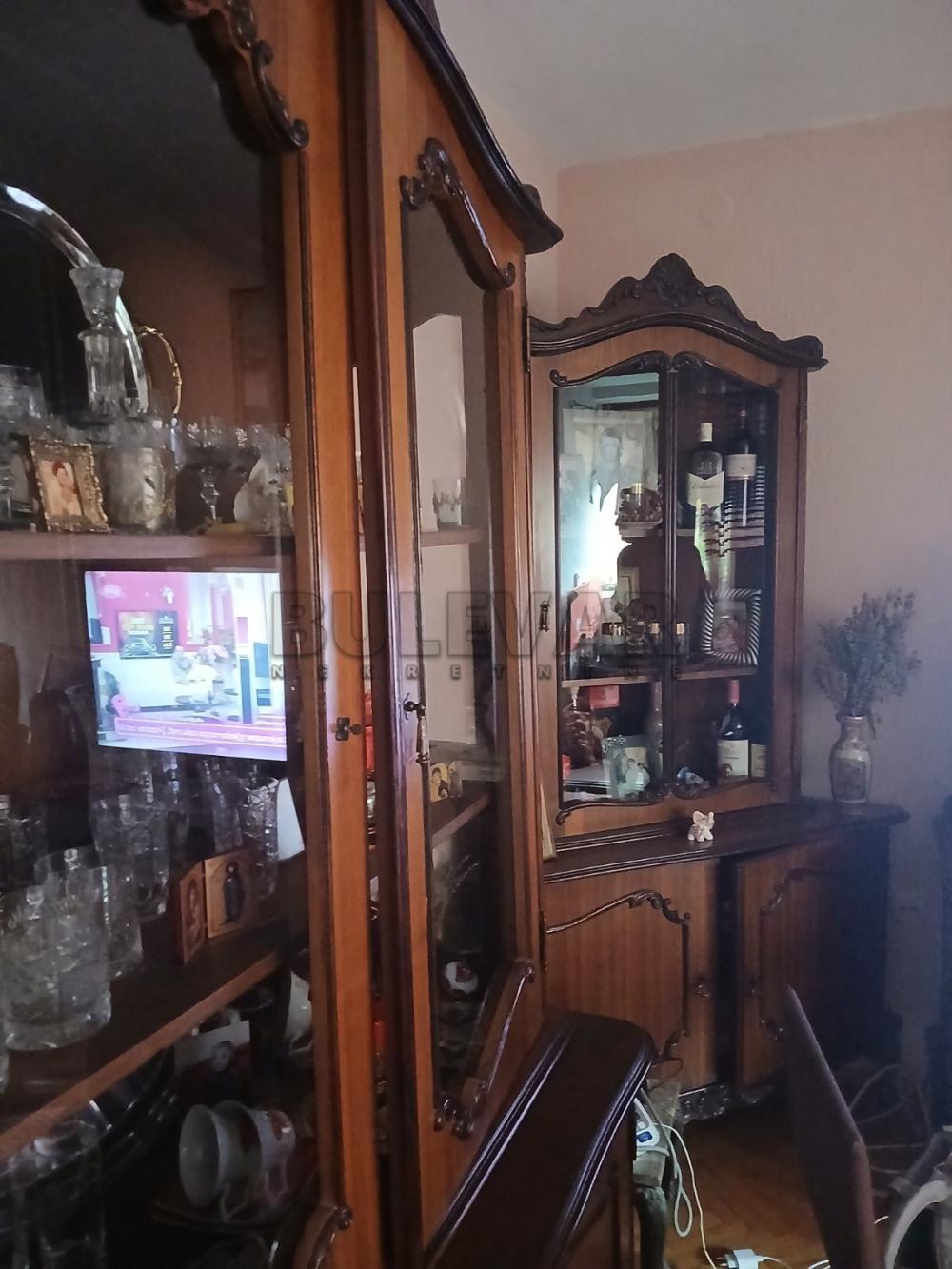 Slika 2 - Trosoban, 72m2, Bulevar kraljice Marije Kragujevac, sa terasom, sa parkingom