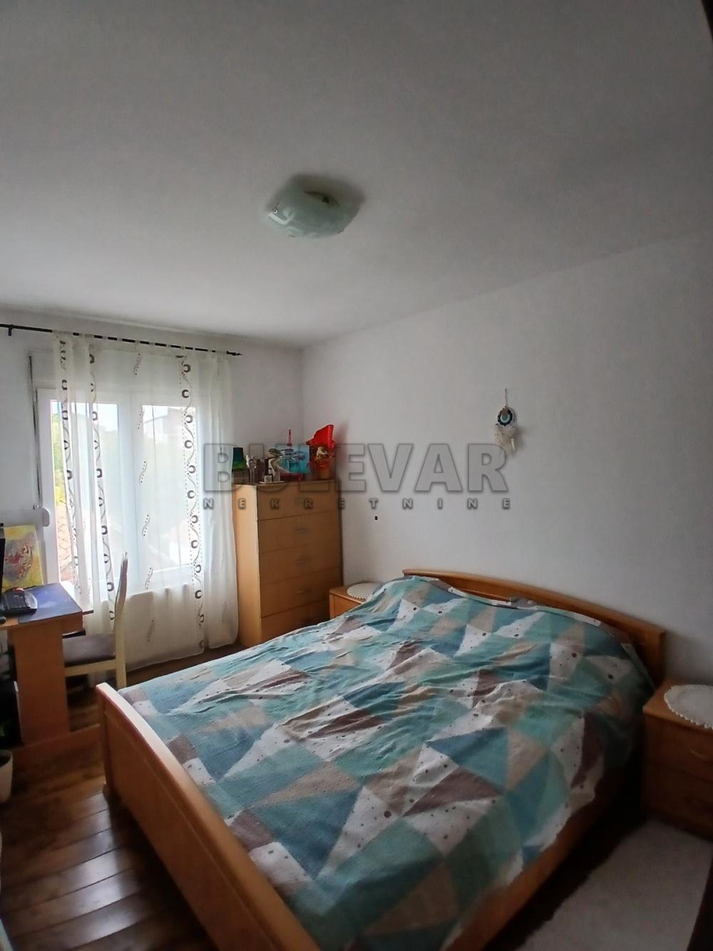 Slika 2 - Trosoban, 64m2, Dragoljuba Milovanovića Bene Kragujevac, sa terasom