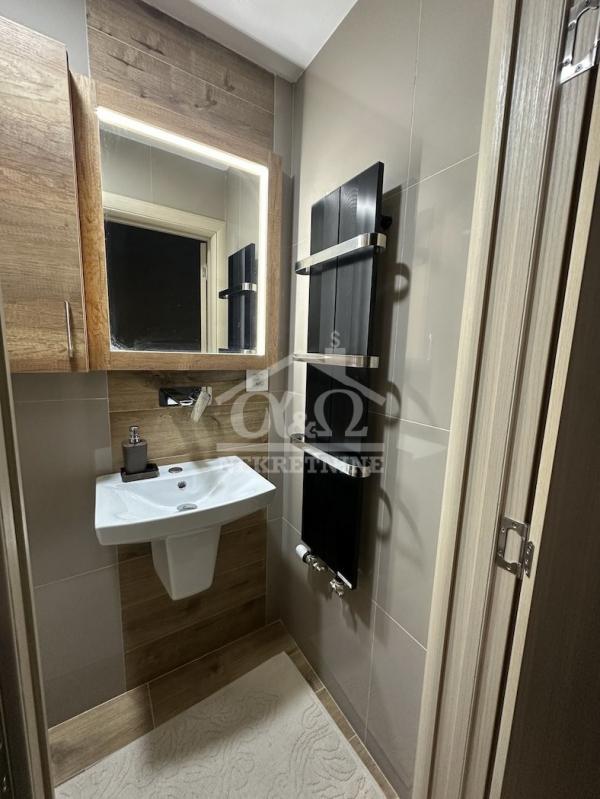 Slika 11 - Troiposoban, 75m2, Erdoglija Kragujevac, sa terasom, ima lift