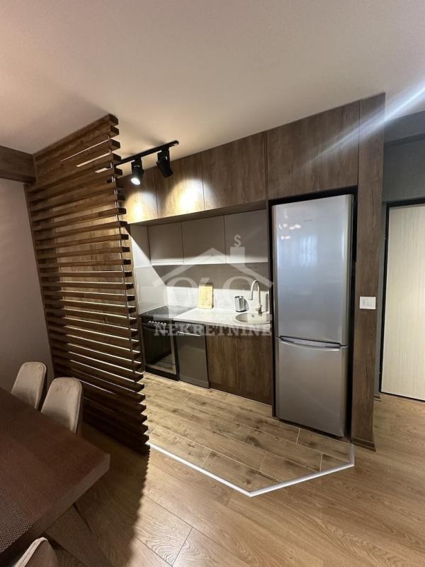 Slika 2 - Troiposoban, 75m2, Erdoglija Kragujevac, sa terasom, ima lift