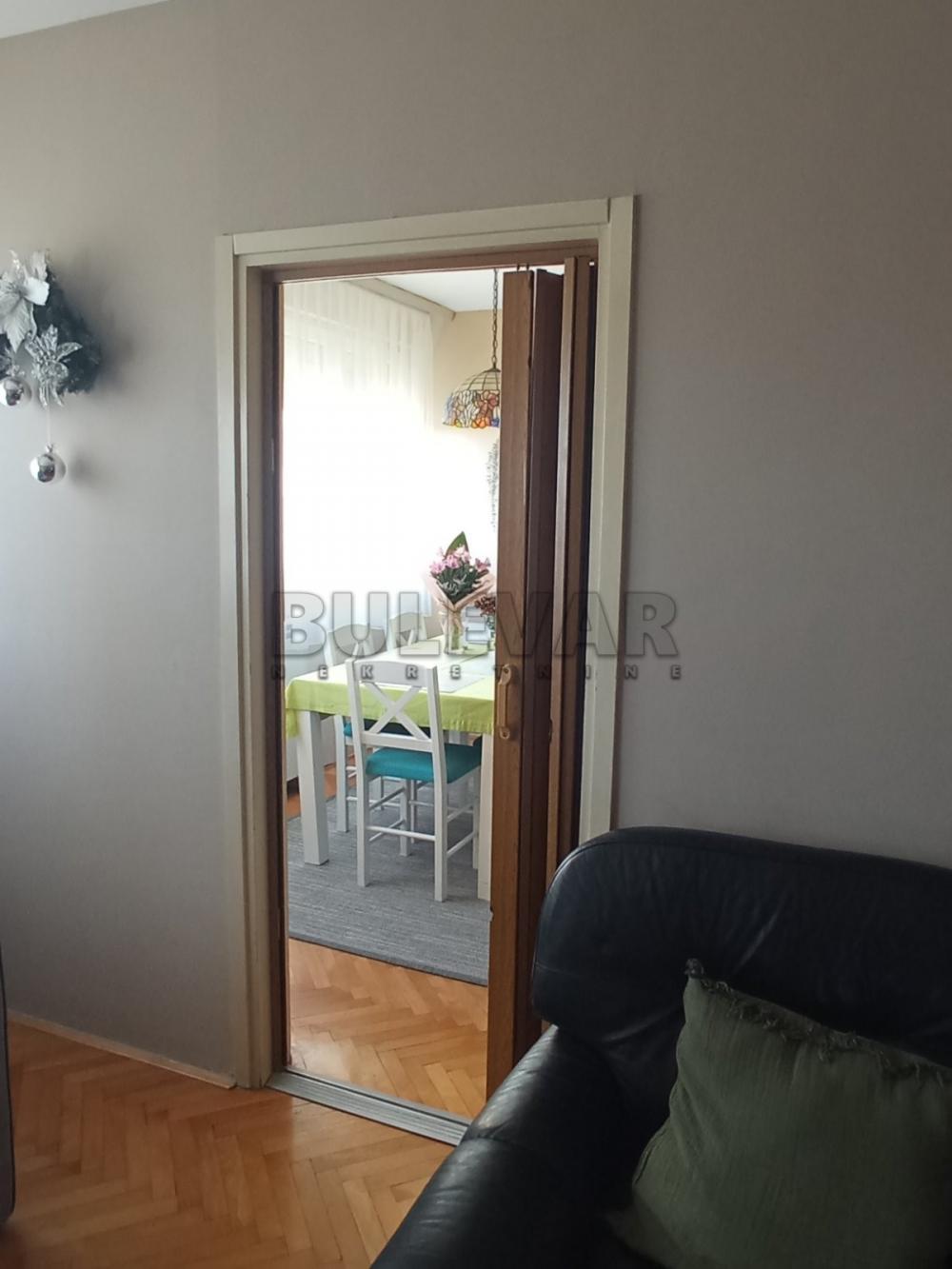 Glavna slika -Dvoiposoban, 77m2, Lepenički bulevar Kragujevac, sa parkingom