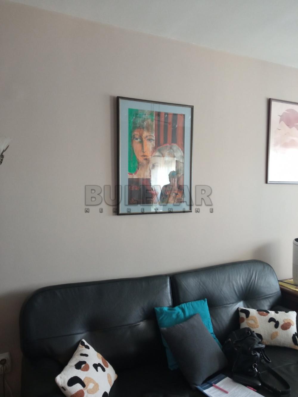 Slika 1 - Dvoiposoban, 77m2, Lepenički bulevar Kragujevac, sa parkingom