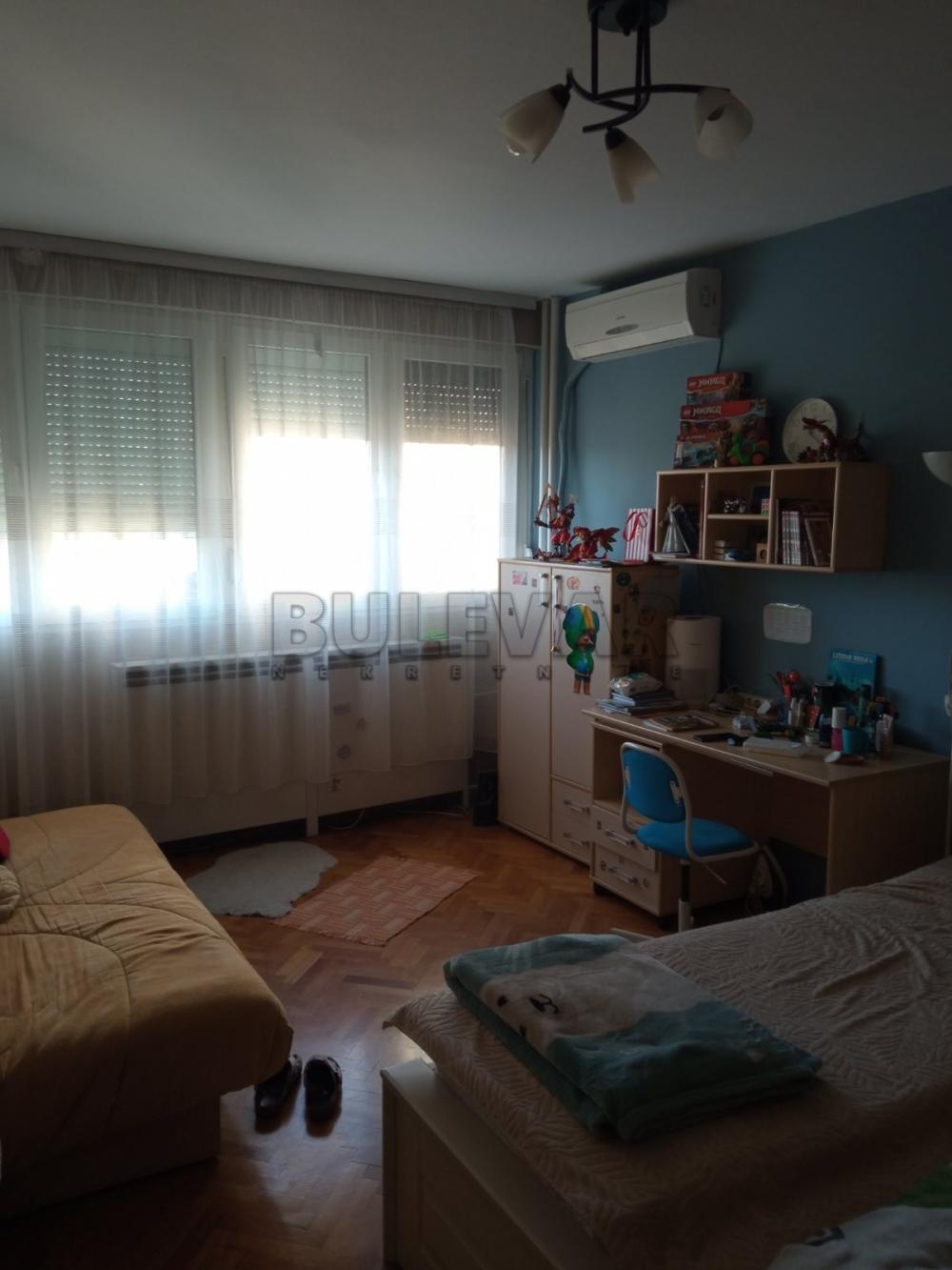 Slika 9 - Dvoiposoban, 77m2, Lepenički bulevar Kragujevac, sa parkingom