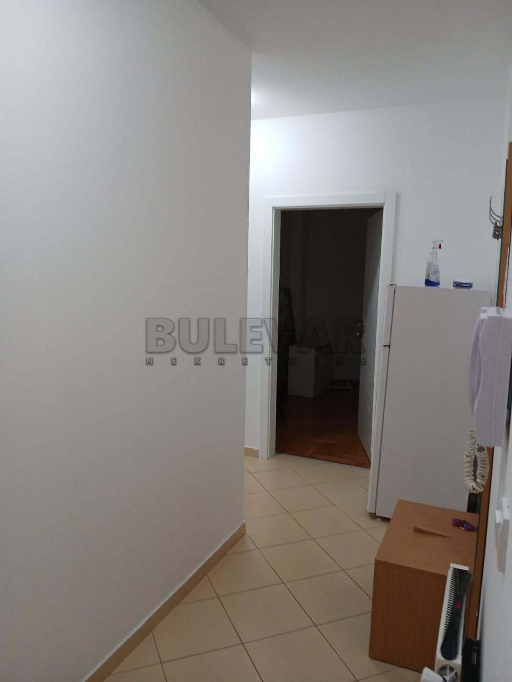 Slika 9 - Dvosoban, 42m2, Dragoslava Srejovića Kragujevac, sa terasom, sa parkingom