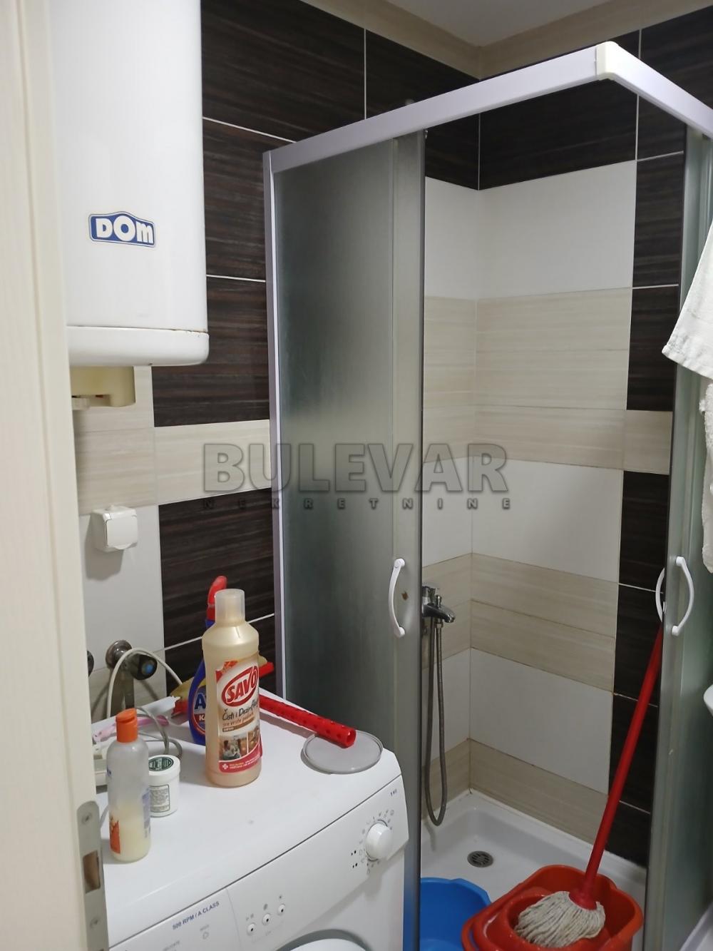 Slika 3 - Dvosoban, 42m2, Dragoslava Srejovića Kragujevac, sa terasom, sa parkingom