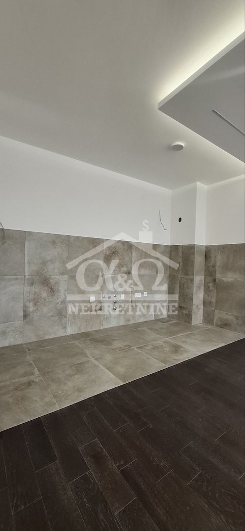 Slika 2 - Troiposoban, 87m2, Bubanj Kragujevac, sa terasom, ima lift