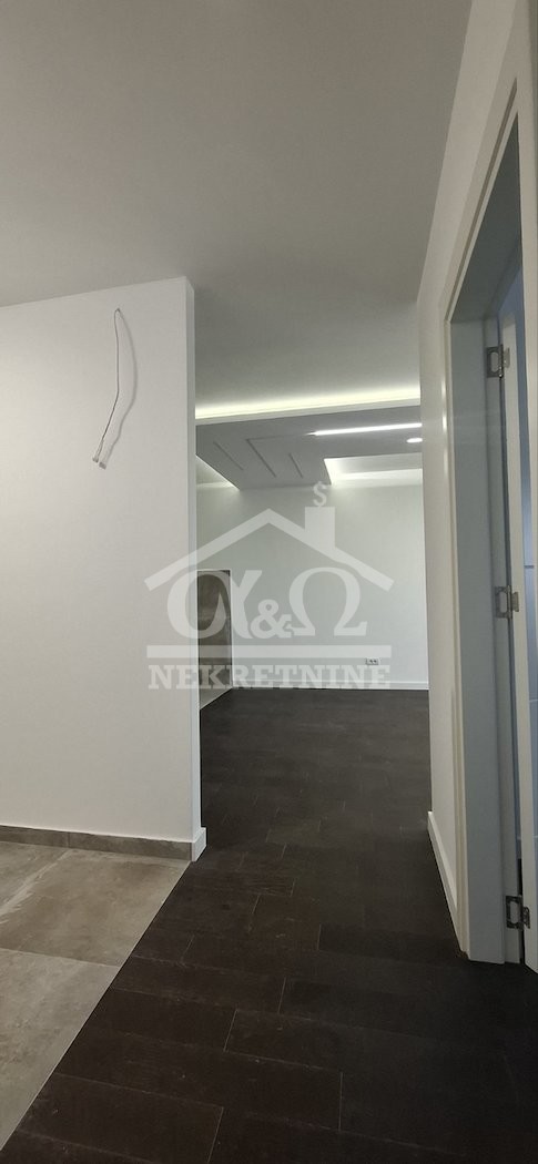 Slika 4 - Troiposoban, 87m2, Bubanj Kragujevac, sa terasom, ima lift