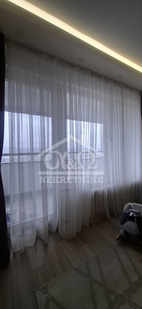 Slika 2 - Trosoban, 68m2, Aerodrom Kragujevac, sa terasom, ima lift