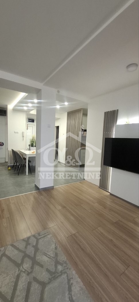 Slika 3 - Trosoban, 68m2, Aerodrom Kragujevac, sa terasom, ima lift