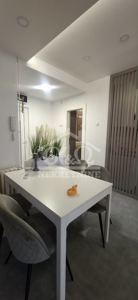 Slika 6 - Trosoban, 68m2, Aerodrom Kragujevac, sa terasom, ima lift