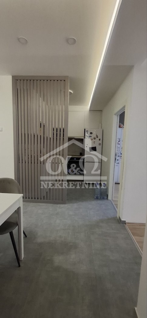 Slika 8 - Trosoban, 68m2, Aerodrom Kragujevac, sa terasom, ima lift