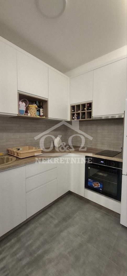 Slika 9 - Trosoban, 68m2, Aerodrom Kragujevac, sa terasom, ima lift