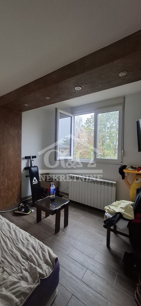 Slika 8 - Troiposoban, 76m2, Erdoglija Kragujevac, sa terasom