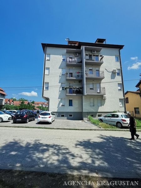 Slika 11 - Dvoiposoban, 68m2, Sušica Kragujevac, ima lift