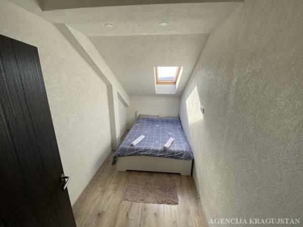 Slika 4 - Dvoiposoban, 68m2, Sušica Kragujevac, ima lift