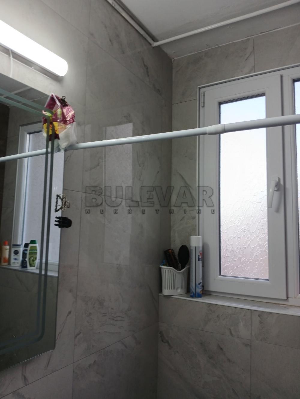 Slika 8 - Četvorosoban, 91m2, Gružanska Kragujevac, sa terasom, ima lift