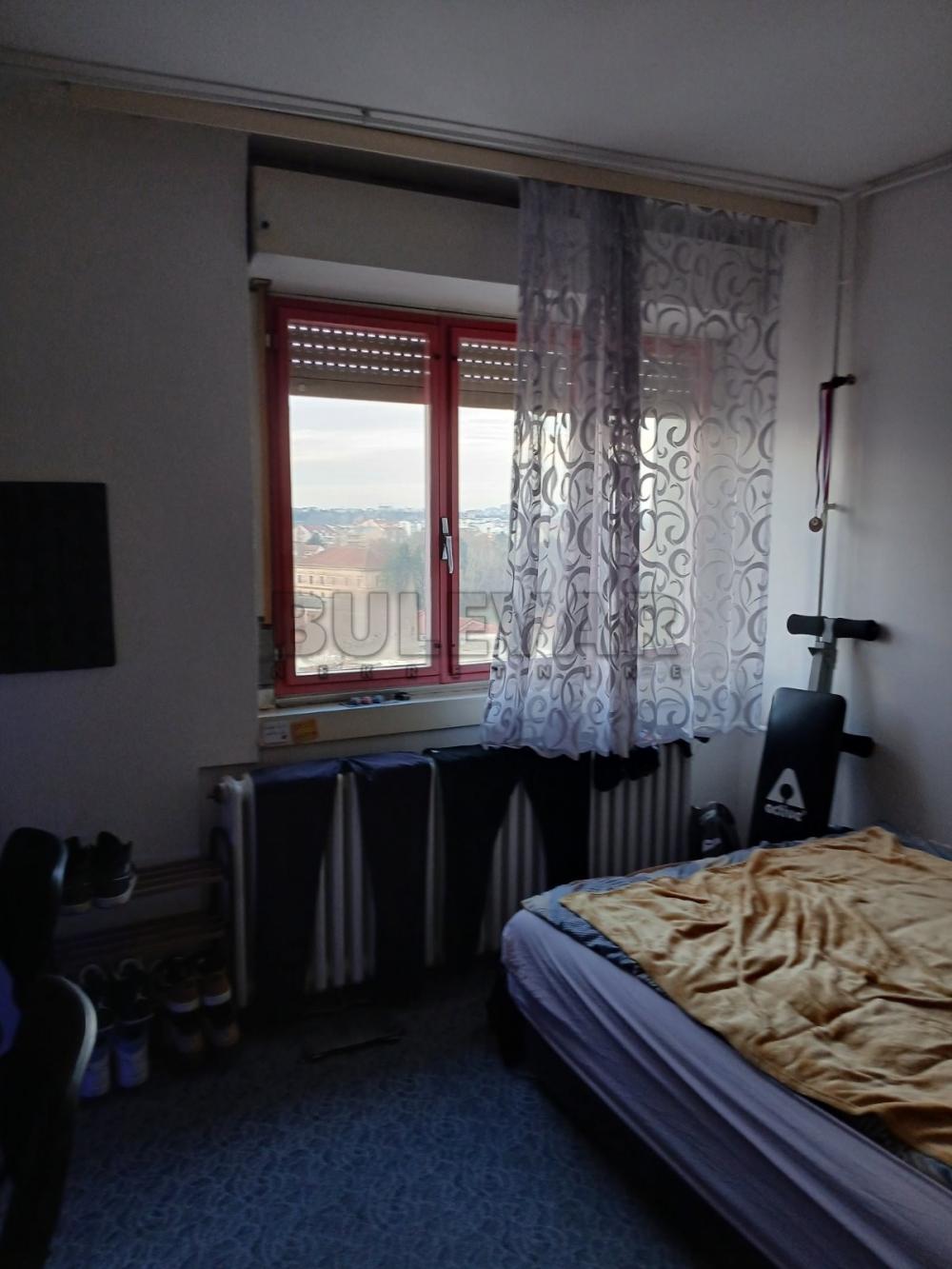 Slika 7 - Četvorosoban, 91m2, Gružanska Kragujevac, sa terasom, ima lift