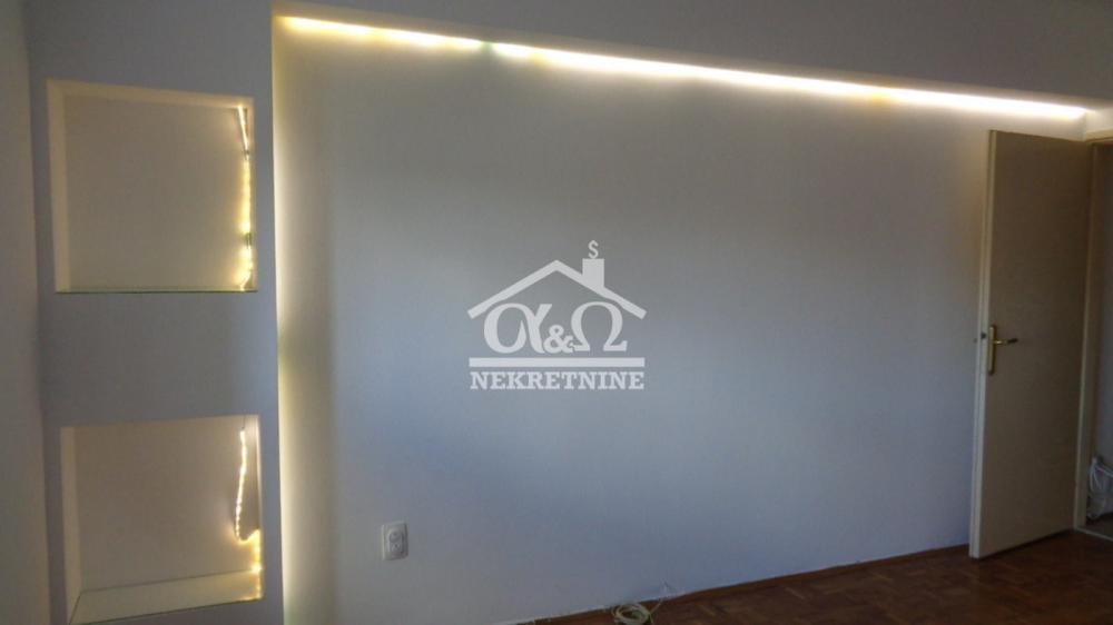 Slika 2 - Dvosoban, 59m2, Aerodrom Kragujevac, sa terasom