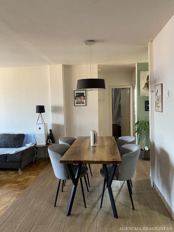 Slika 6 - Trosoban, 81m2, Aerodrom Kragujevac, sa terasom, ima lift