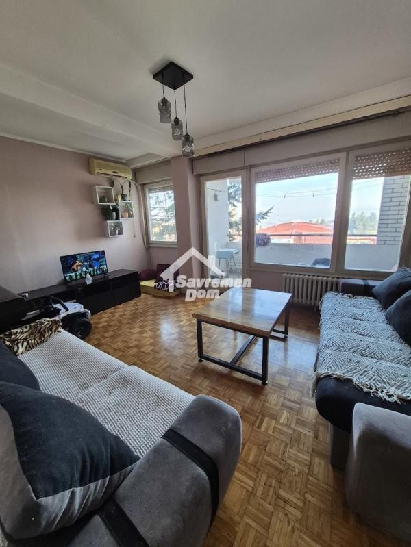 Glavna slika -Četvorosoban, 74m2, Aerodrom Kragujevac, sa terasom, ima lift