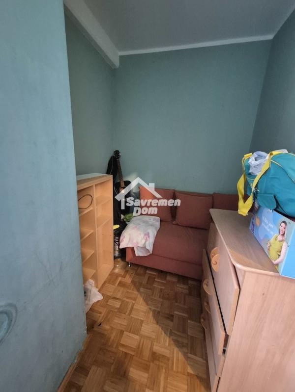 Slika 9 - Četvorosoban, 74m2, Aerodrom Kragujevac, sa terasom, ima lift