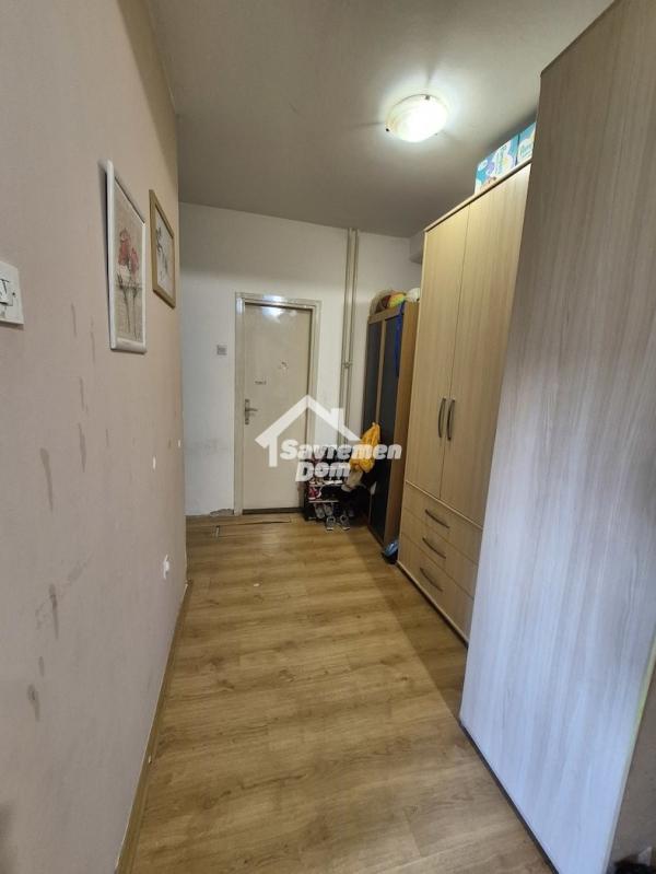 Slika 11 - Četvorosoban, 74m2, Aerodrom Kragujevac, sa terasom, ima lift