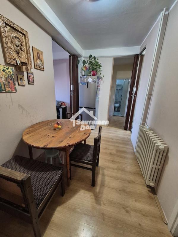 Slika 3 - Četvorosoban, 74m2, Aerodrom Kragujevac, sa terasom, ima lift