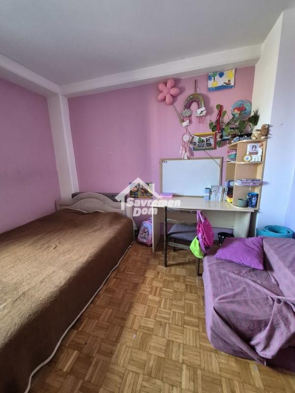 Slika 6 - Četvorosoban, 74m2, Aerodrom Kragujevac, sa terasom, ima lift