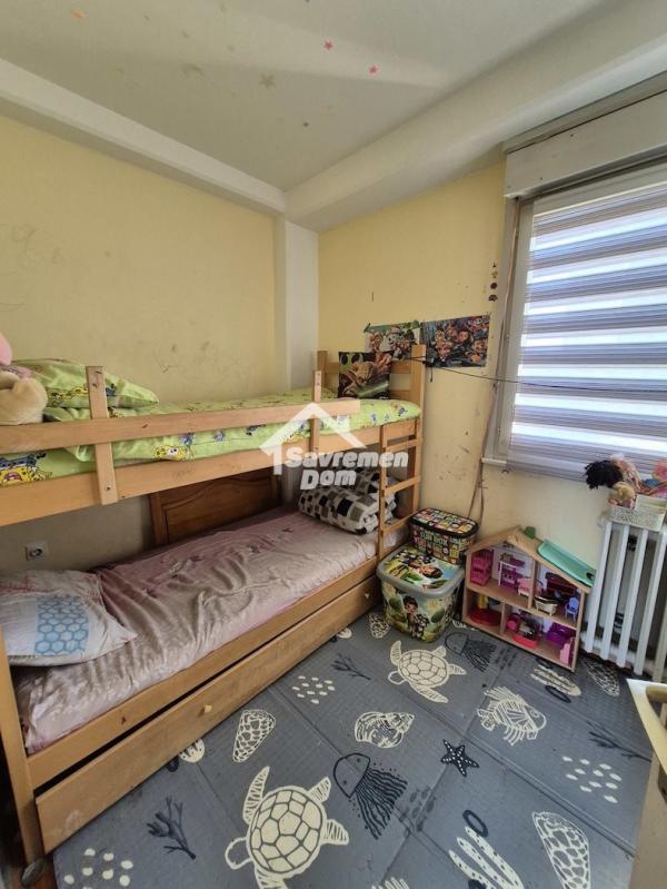 Slika 7 - Četvorosoban, 74m2, Aerodrom Kragujevac, sa terasom, ima lift