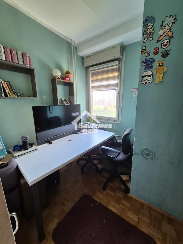 Slika 8 - Četvorosoban, 74m2, Aerodrom Kragujevac, sa terasom, ima lift