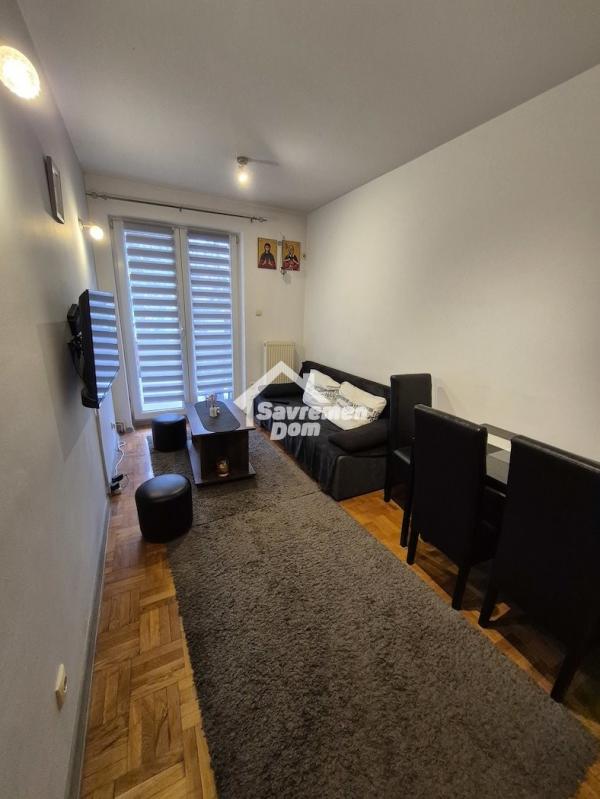 Slika 3 - Šestosoban, 100m2, sa terasom, ima lift