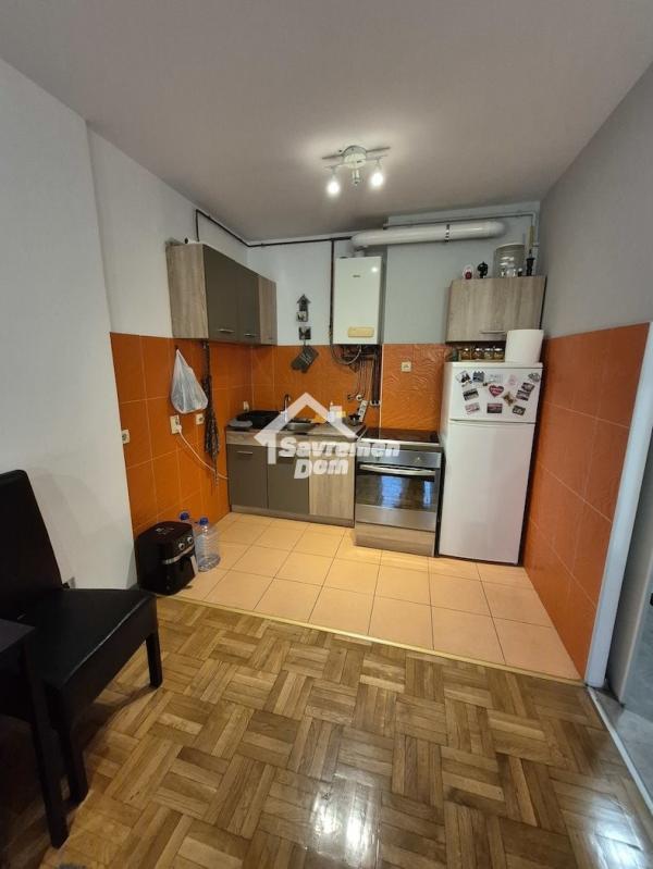 Slika 5 - Šestosoban, 100m2, sa terasom, ima lift