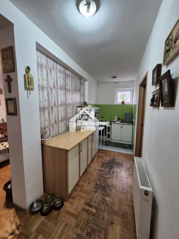 Slika 7 - Šestosoban, 100m2, sa terasom, ima lift