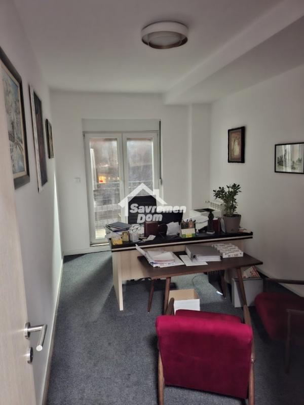 Glavna slika -Dvosoban, 52m2, Kragujevac centar Kragujevac, sa terasom