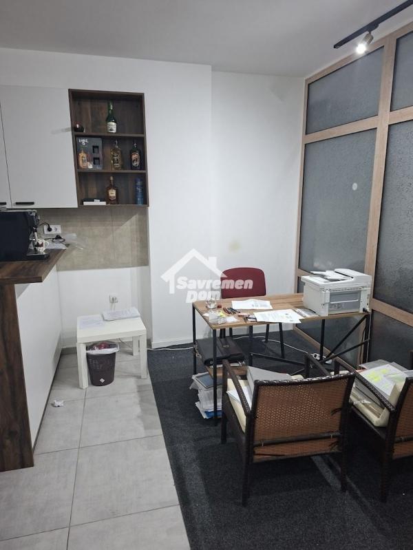 Slika 2 - Dvosoban, 52m2, Kragujevac centar Kragujevac, sa terasom