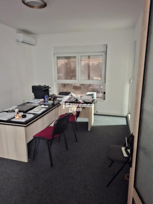 Slika 3 - Dvosoban, 52m2, Kragujevac centar Kragujevac, sa terasom