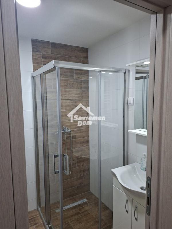 Slika 4 - Dvosoban, 52m2, Kragujevac centar Kragujevac, sa terasom