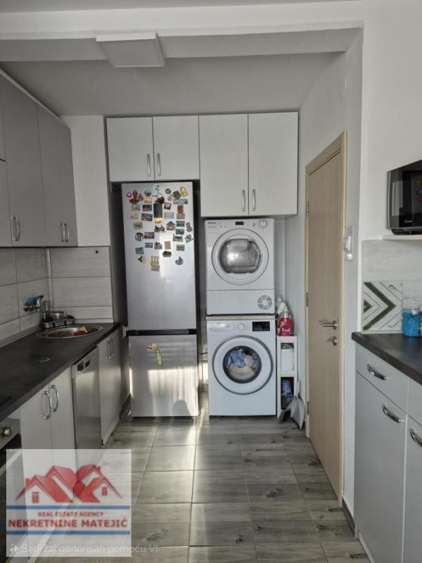 Slika 10 - DVOSOBAN STAN 58M2  AERODROM  2. SPRAT, RENOVIRAN, UKNJIŽEN--94500 E