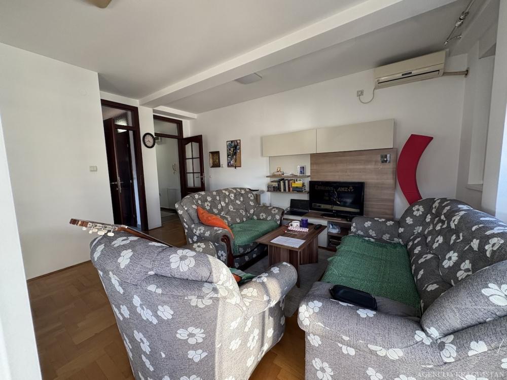 Glavna slika -Jednosoban, 62m2, Erdoglija Kragujevac, sa terasom