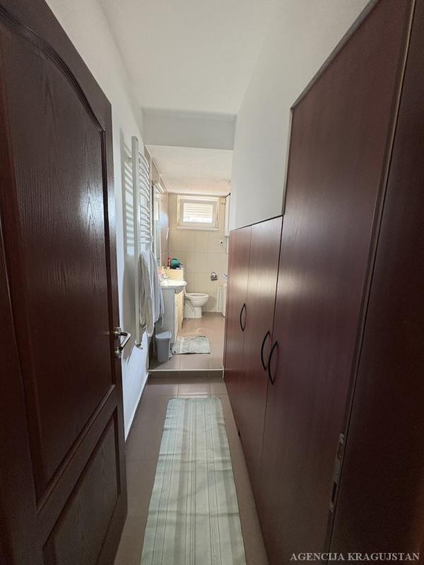 Slika 7 - Jednosoban, 62m2, Erdoglija Kragujevac, sa terasom