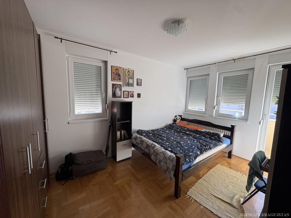 Slika 1 - Jednosoban, 62m2, Erdoglija Kragujevac, sa terasom