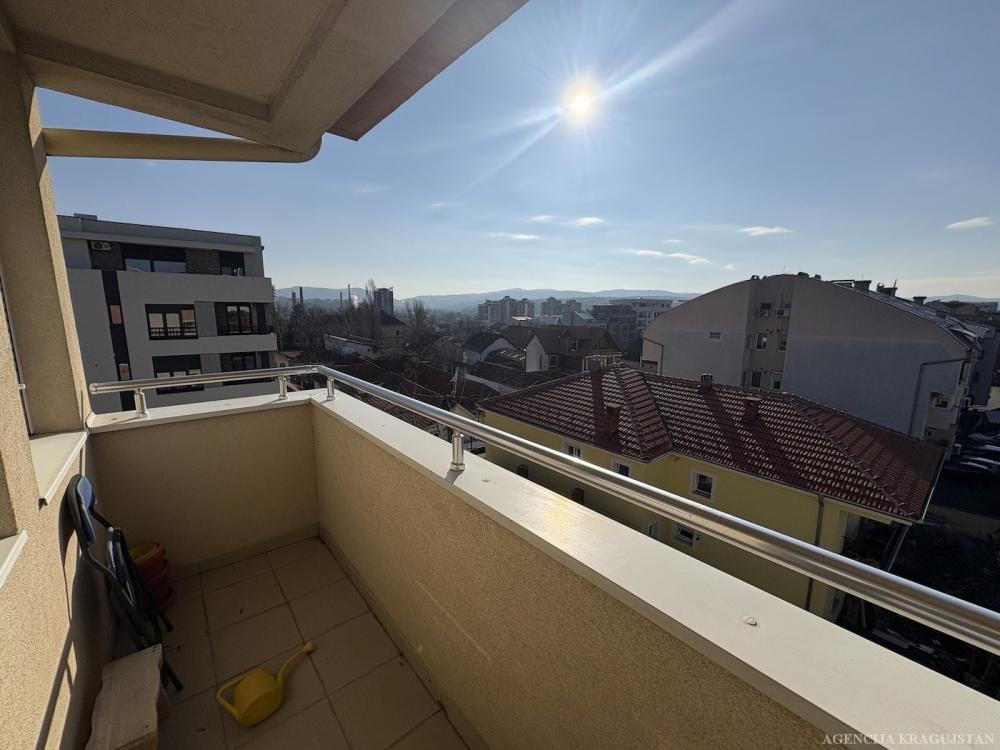 Slika 8 - Jednosoban, 62m2, Erdoglija Kragujevac, sa terasom