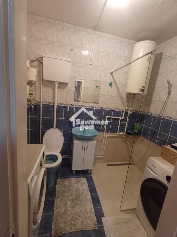 Slika 5 - Dvosoban, 52m2, Erdoglija Kragujevac, sa terasom