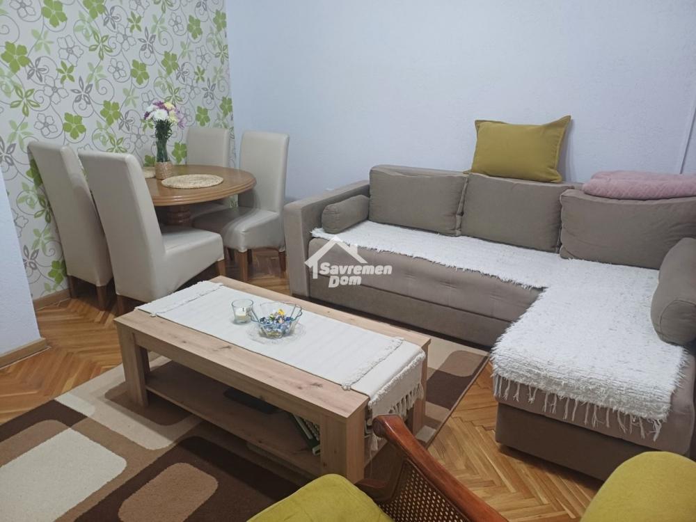 Slika 1 - Dvosoban, 52m2, Erdoglija Kragujevac, sa terasom